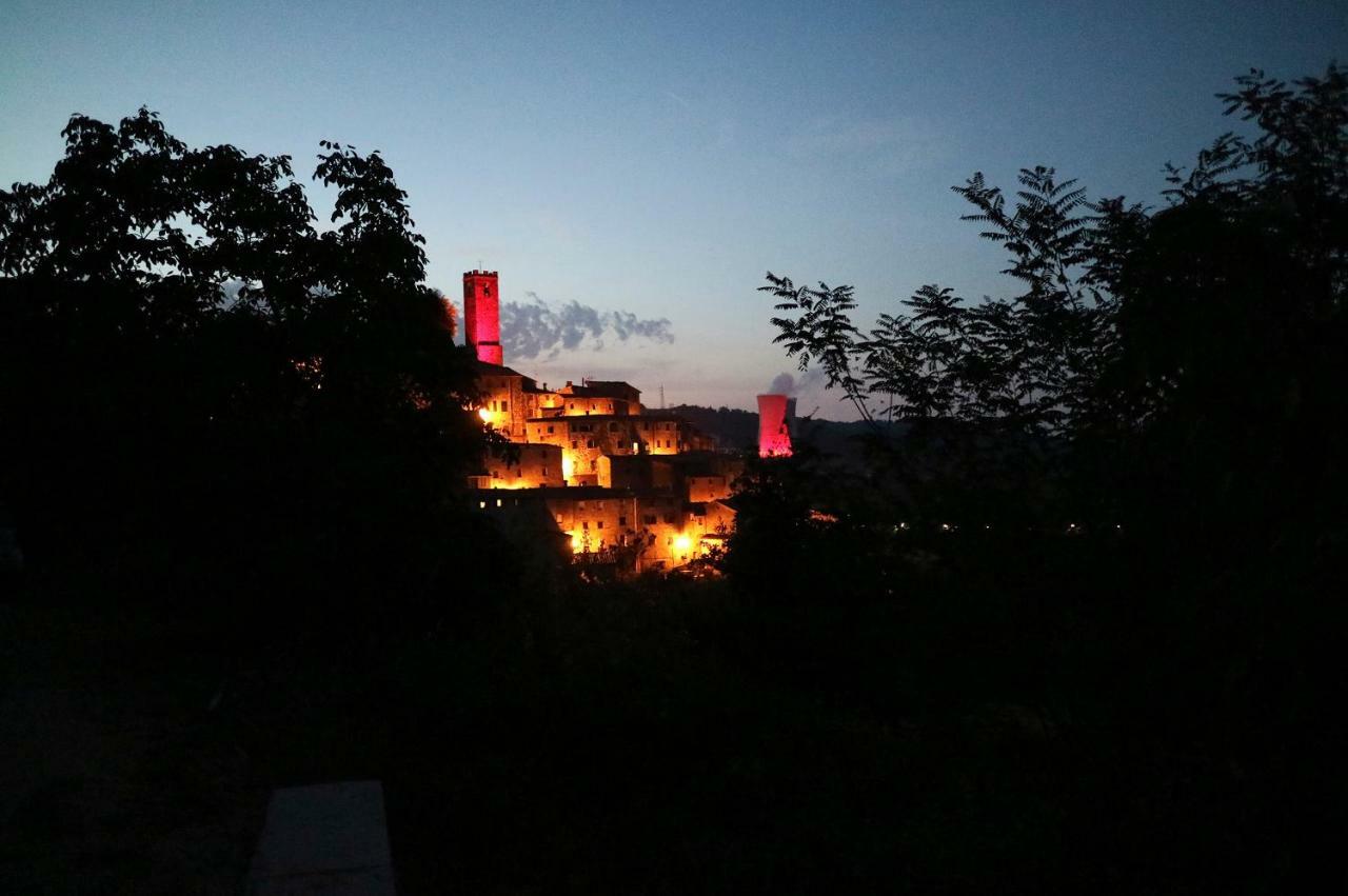 Andante Appartamenti Castelnuovo di Val di Cecina Kültér fotó